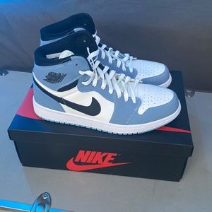 Jordan 1 UNC retro